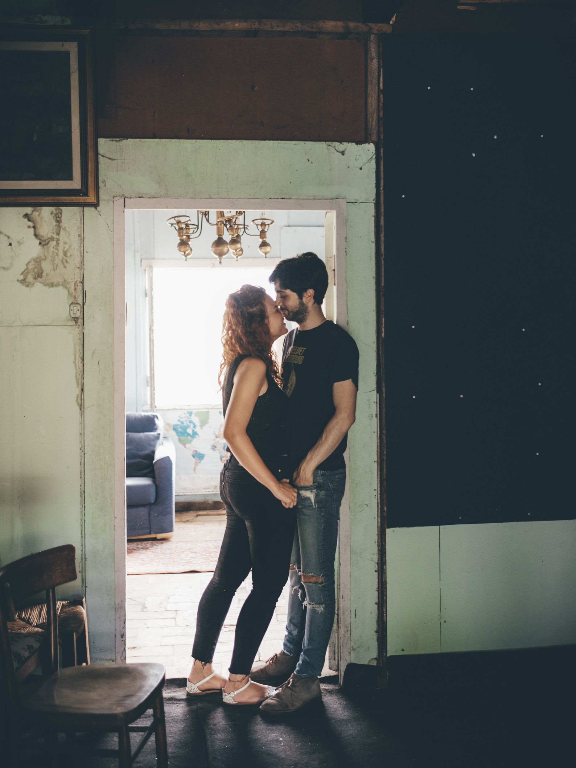 intimità-coppia, fidanzati, servizio-fotografico-prematimoniale, foto-engagement, servizio-foto-anteprima, byou, foto-coppia-naturali, fotografie-matrimonio-spontanee
